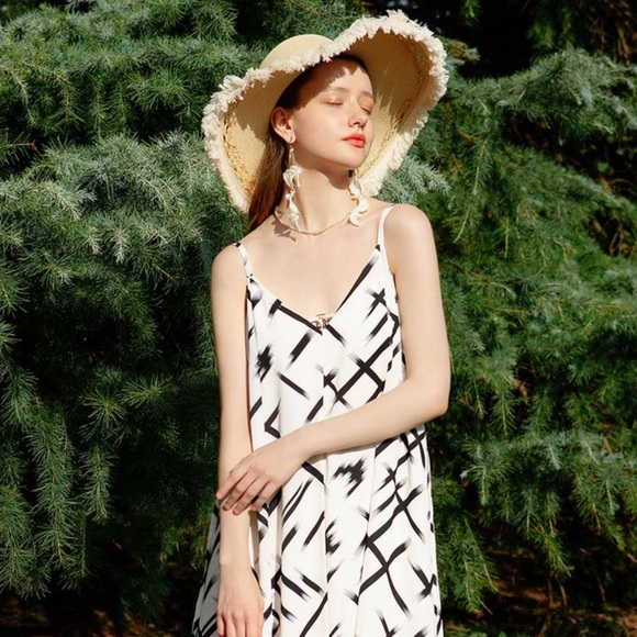 Petite Studio Milani Dress Brush Paint - Picture 2 of 7